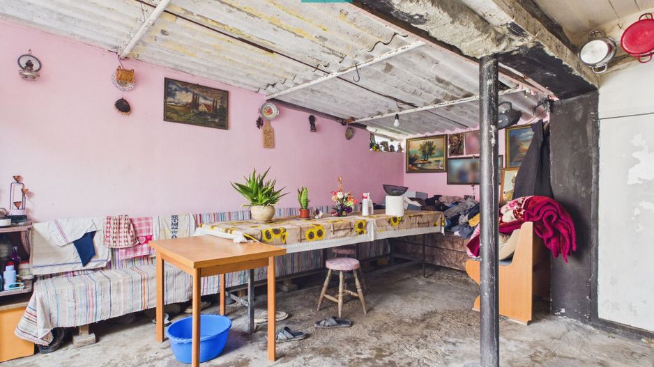 2 case separate + curte 1400 mp – Zona Dâmbovița - Poză 30