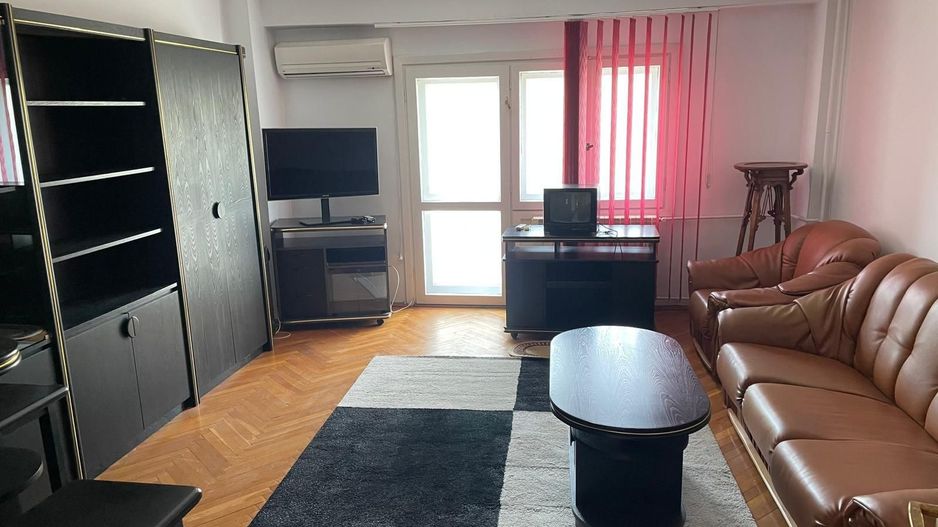 De Închiriat Apartament 3 Camere Unirii- Centrul Civic - Poză 2