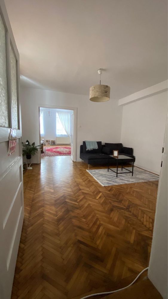 Casa de inchiriat pe strada De Mijloc - Poză 3