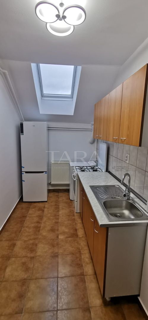 Apartament 2 camere decomandat, zona Petrom Baciu, mansardă înaltă. - Poză 4