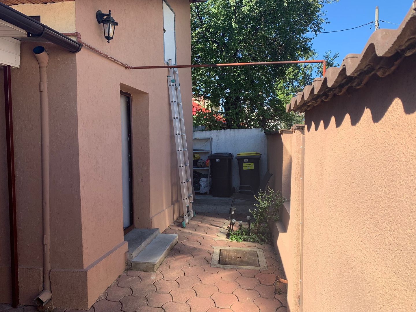 CASA cu 3 CAMERE  langa Piata Rahova, Strada Ghiocului Nr 5 - Poză 2