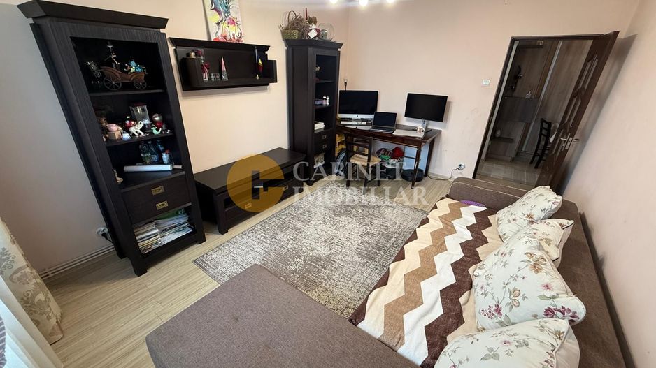 2 Camere Decomandat - Etaj Intermediar - Zona Podu Ros - Bloc 1974 - Poză 2