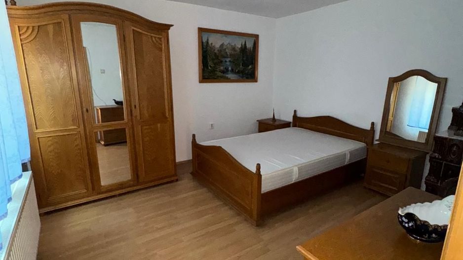 vand casa zona Biserica Noua , P+ET 1 - Poză 1