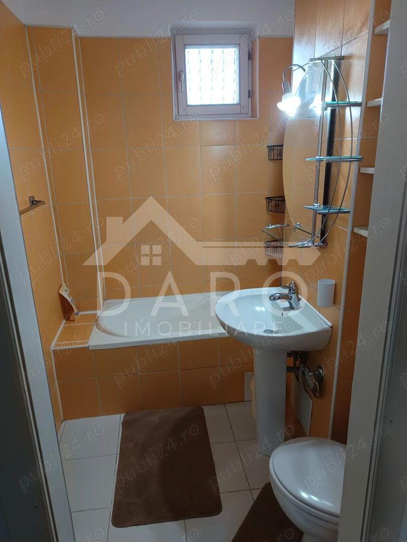 Vând apartament cu 2 camere în Tg Mureș, zonă centrală - Poză 7