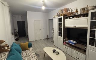 Persoană fizică, apartament cu 3 camere și grădină - Poză 1