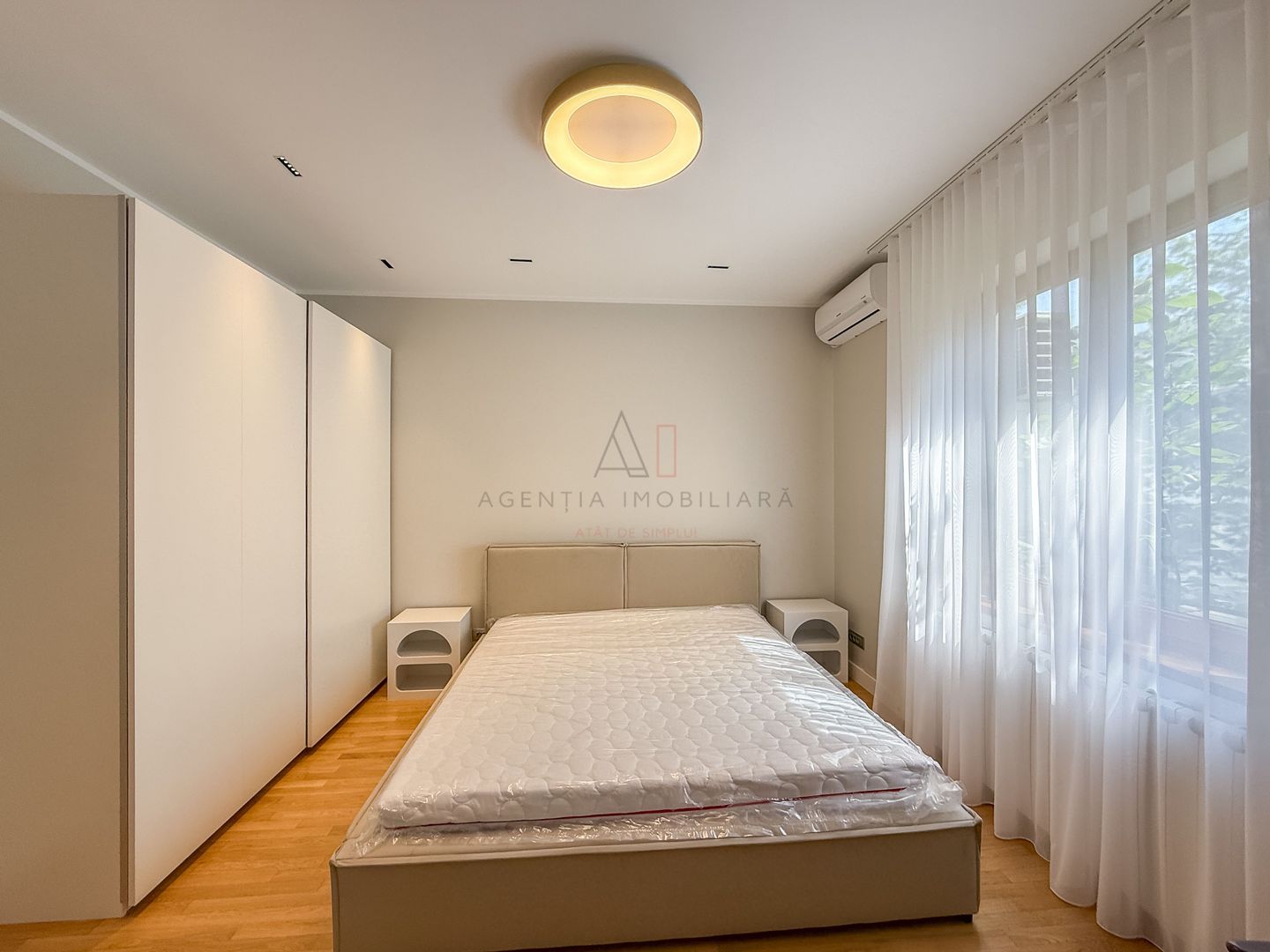 3 camere zona Capitale - Poză 3