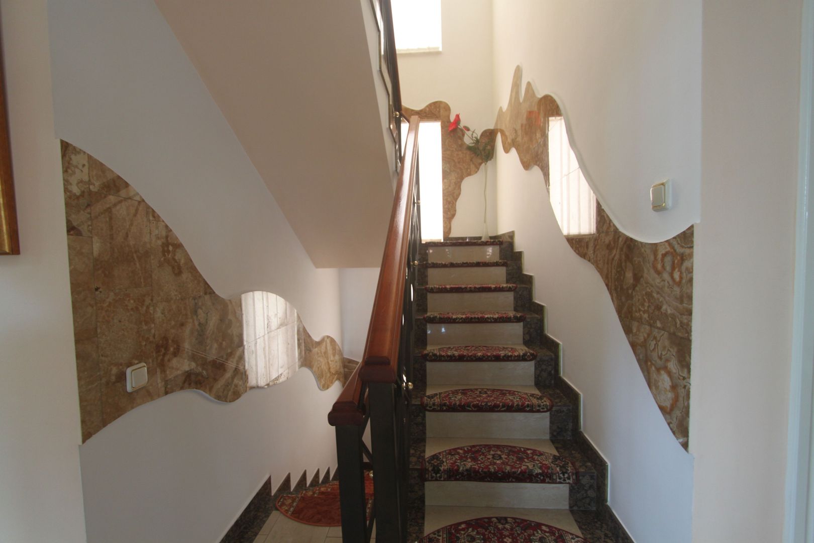 Casă / Vilă cu 8 camere de vânzare în zona Semicentral - Poză 13