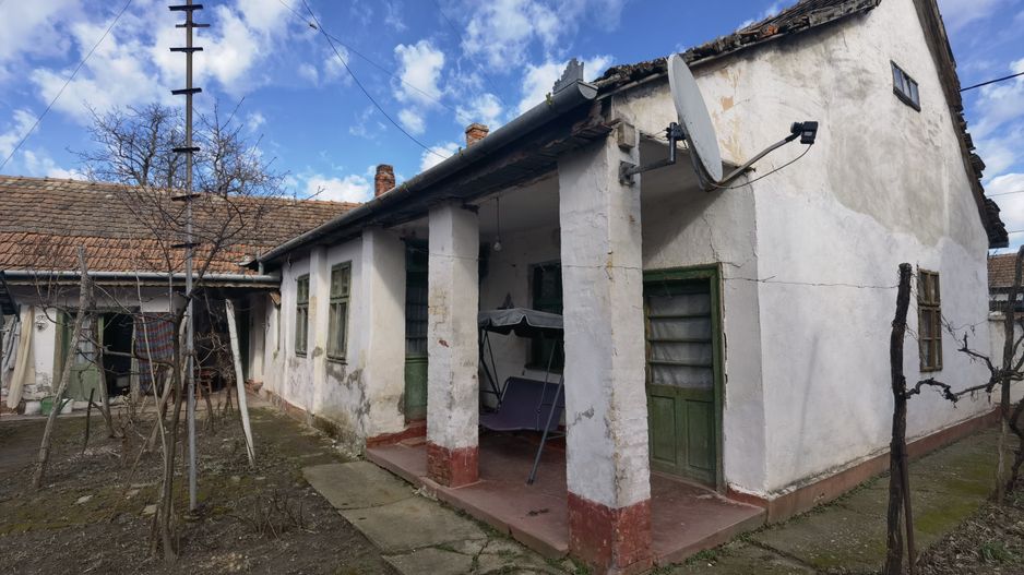 Casa cu teren generos- Recas - Poză 4