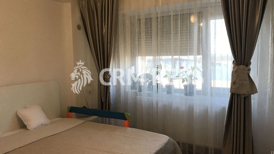 Apartament cu 4 camere de vânzare în zona Basarab - Poză 6