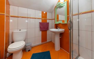 Pensiune de vânzare în Râșnov | 14 camere | 427 mp - Poză 21