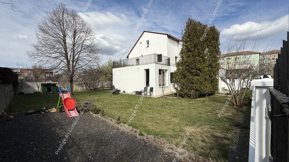 Vila individuala renovata complet | 6 camere | 500 mp teren | Str Jean Monnet - Poză 5