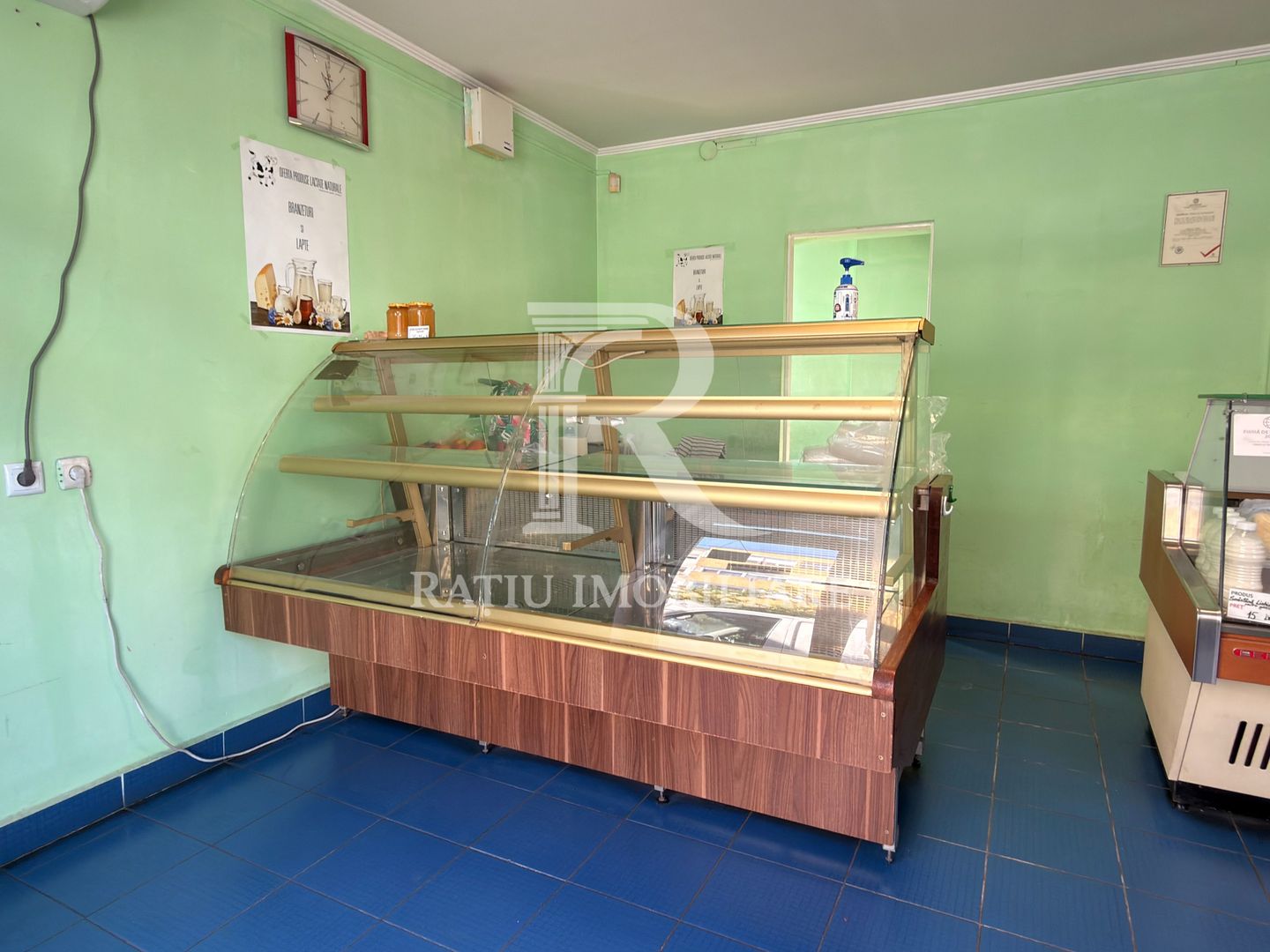 Casă cu spațiu comercial la stradă | Curte | Grădină | Oradea - Poză 3