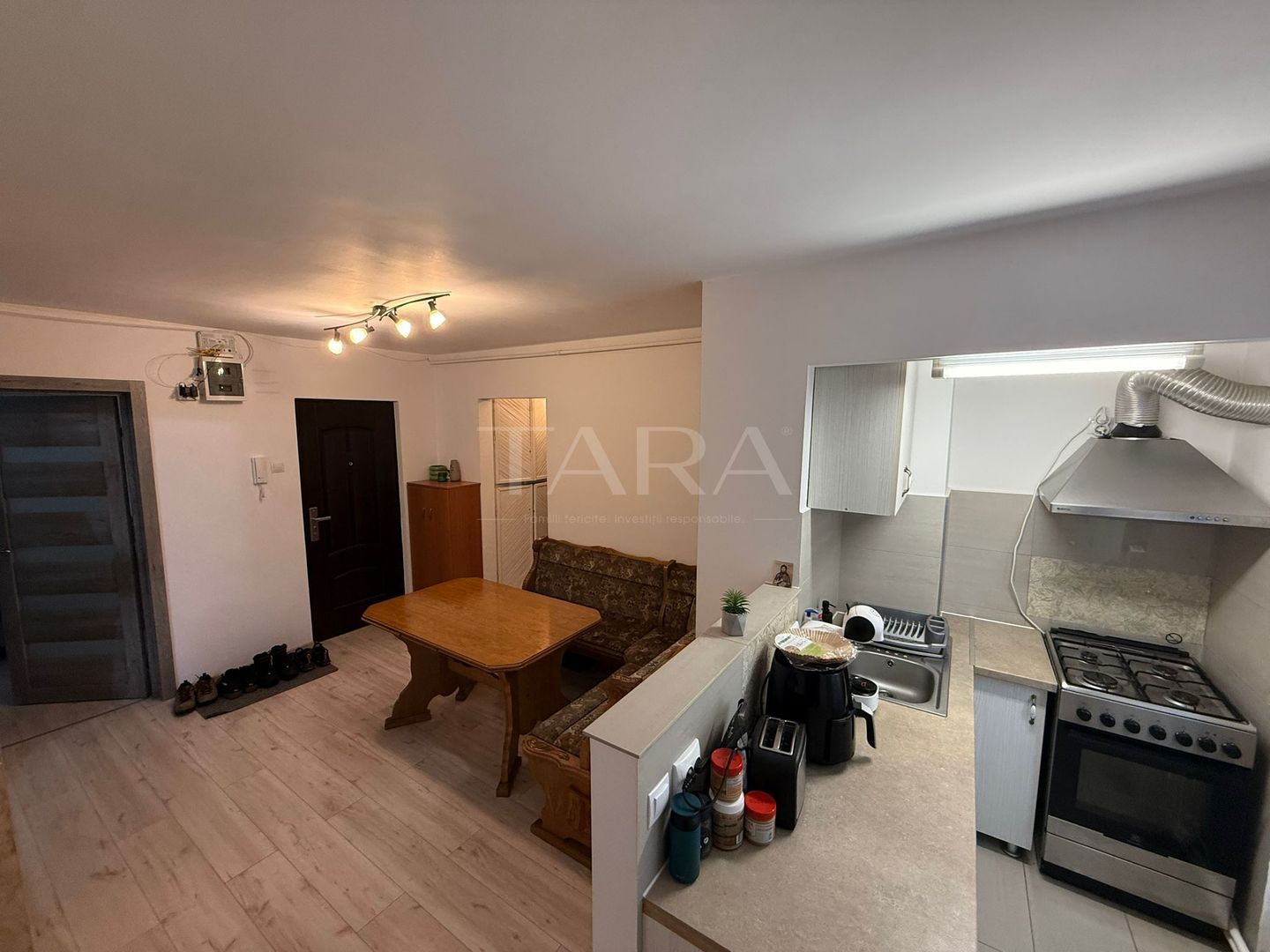Apartament cu 3 camere, finisat și utilat, aproape de Iulius Mall. - Poză 1