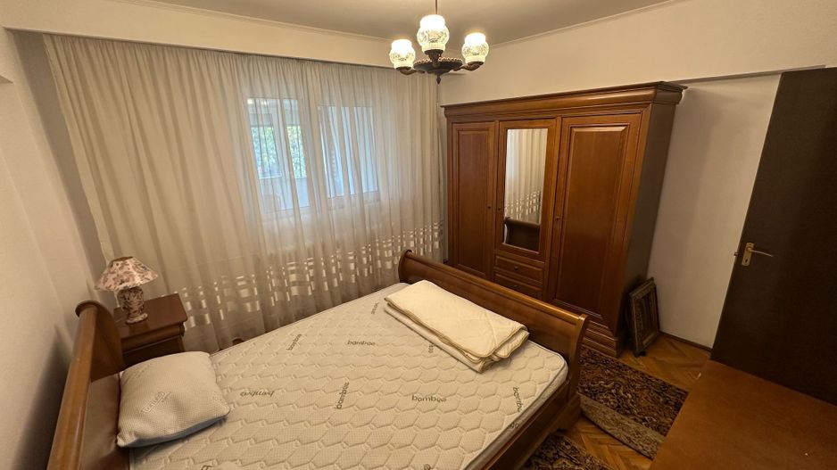 Apartament incapator cu trei camere, zona Vatra Luminoasa - Poză 7