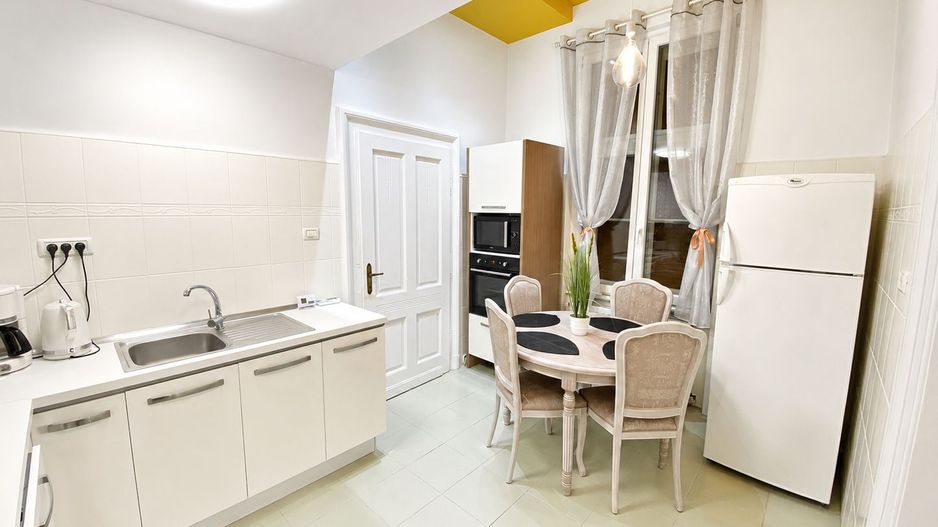 Comision 0%, Apartament 4 camere, Cladire Istorica, 134mp, Zona Sinaia - Poză 9