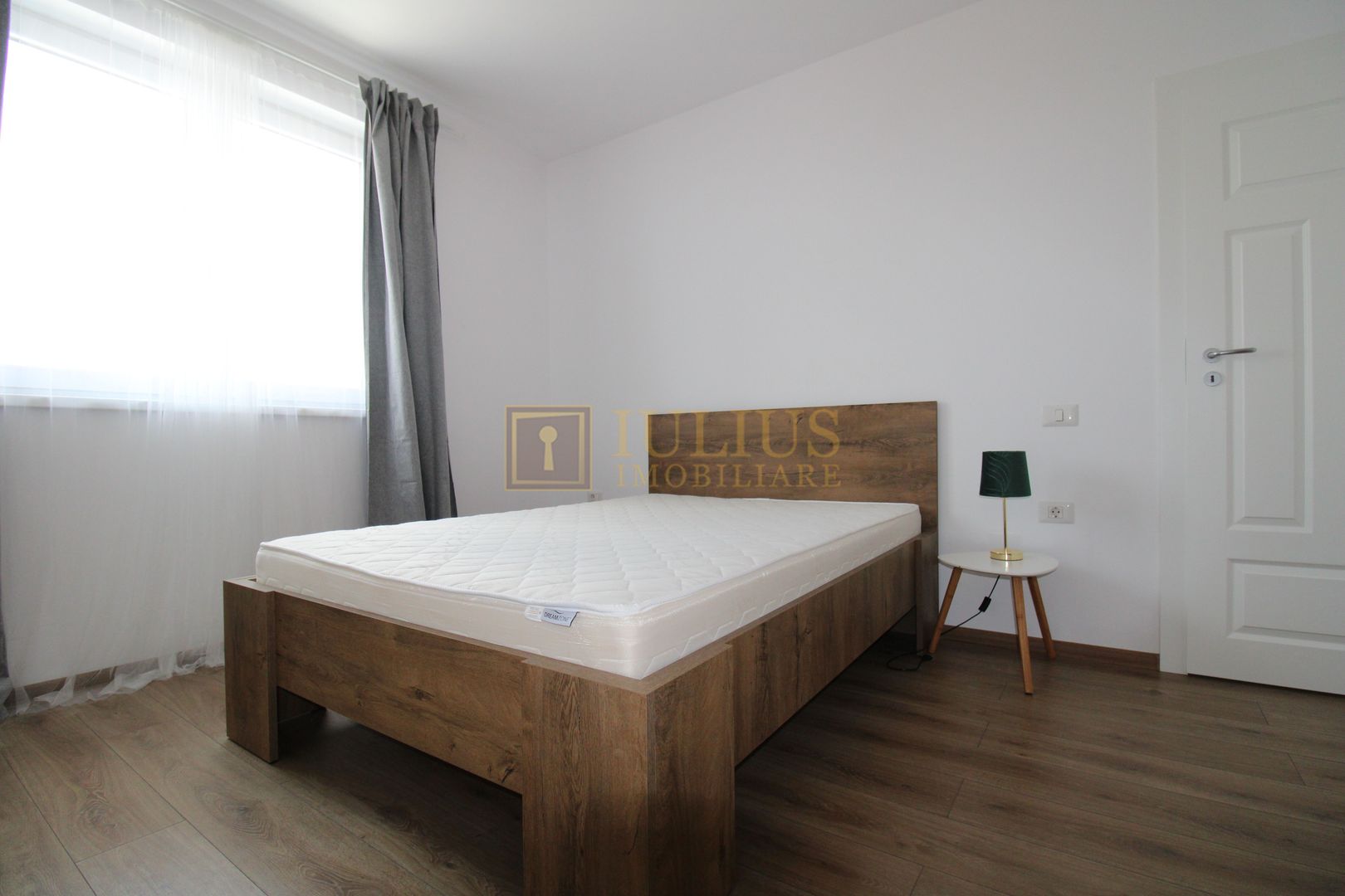 Vedere panoramica; loc parcare inclus; 2 bai/2dormitoare. - Poză 12