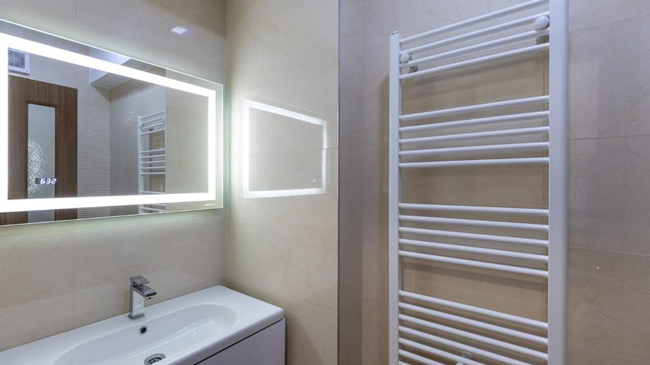 Coresi-Isaran apartament foarte spatios, 2 bai - Poză 8