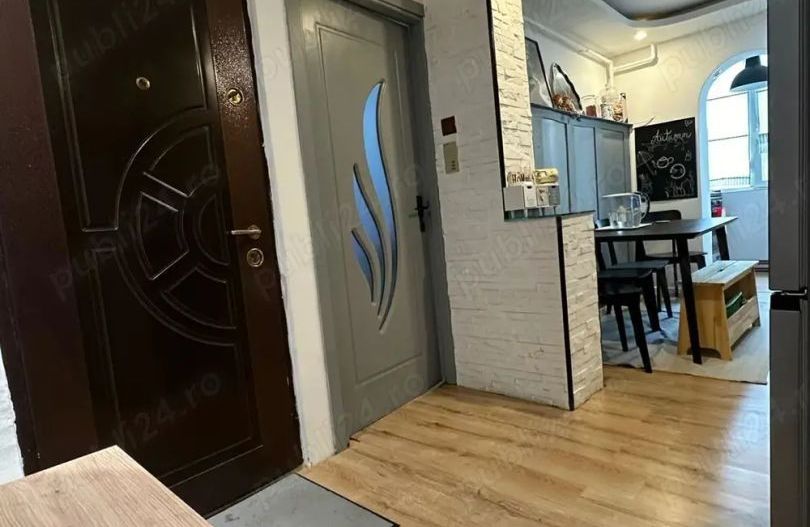 Aradului Vest | 3 camere | Decomandat | Centrală proprie | Mobilat-Utilat - Poză 1