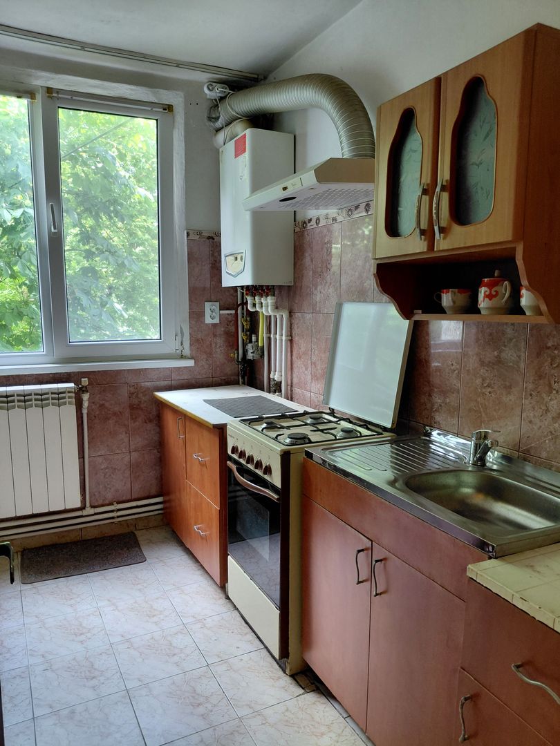 Apartament cu 2 camere Tiglina 1,et.2,strada Saturn zona pietei - Poză 7