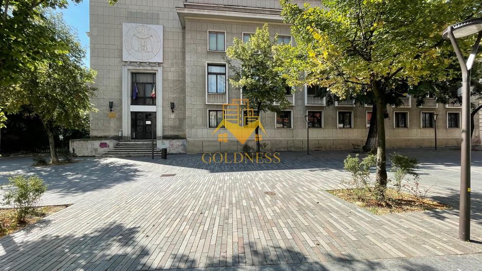 Casă 3 camere, Mihail  Kogalniceanu, Zona Ultracentrală, Curte 240 mp - Poză 1