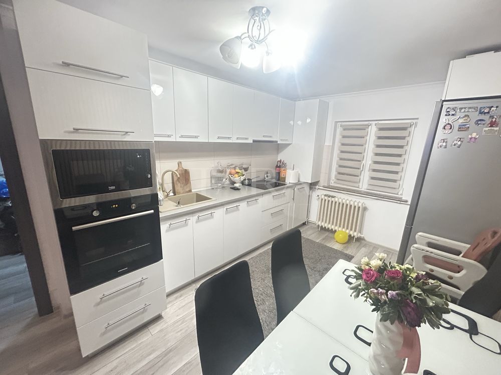 Apartament 3 camere decomandat, zonă accesibilă și bine conectată. - Poză 2