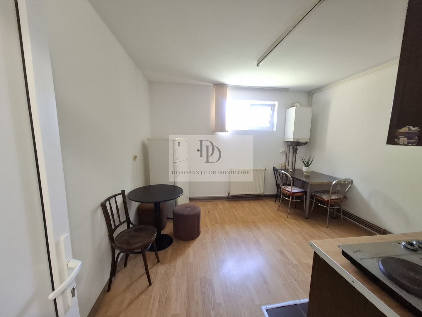 Apartament cu Potențial Investițional + Boxǎ | Zona Andrei Mureșanu - Poză 7