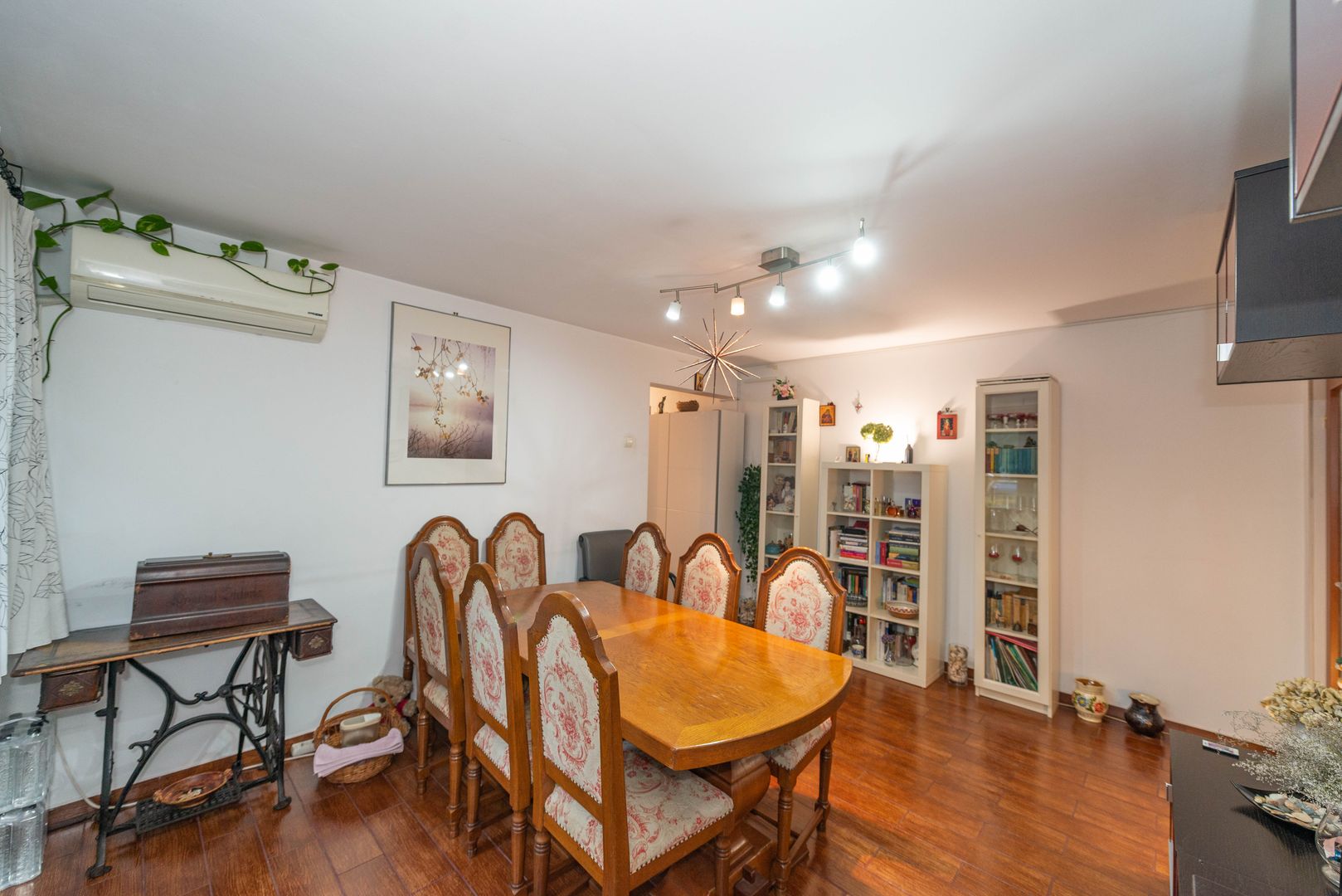 Apartament cu 3 camere, de vanzare,  58,3 mp, parter, in zona Titan - Poză 3