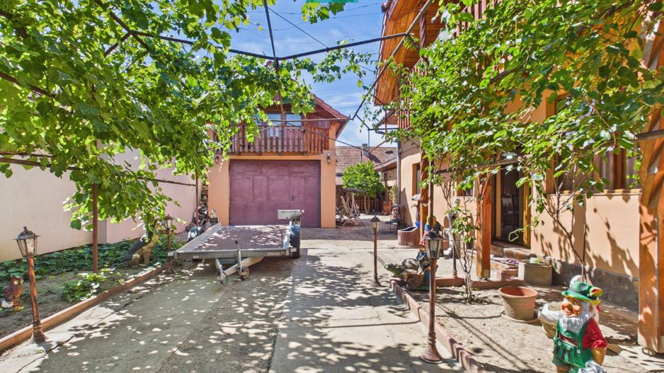 Casă individuală spațioasă în Jimbolia - Poză 3