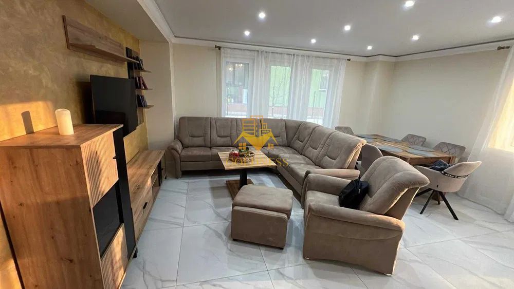 5 camere decomandate, Prima Inchiriere, Curte proprie, Dezmir - Poză 2