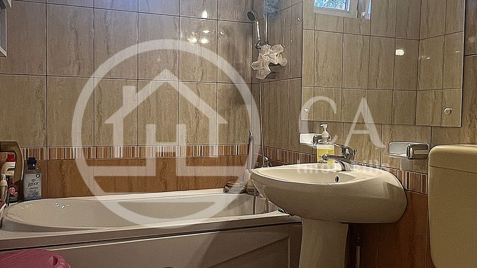 Apartament cu 3 camere de vanzare Central, Oradea. - Poză 6