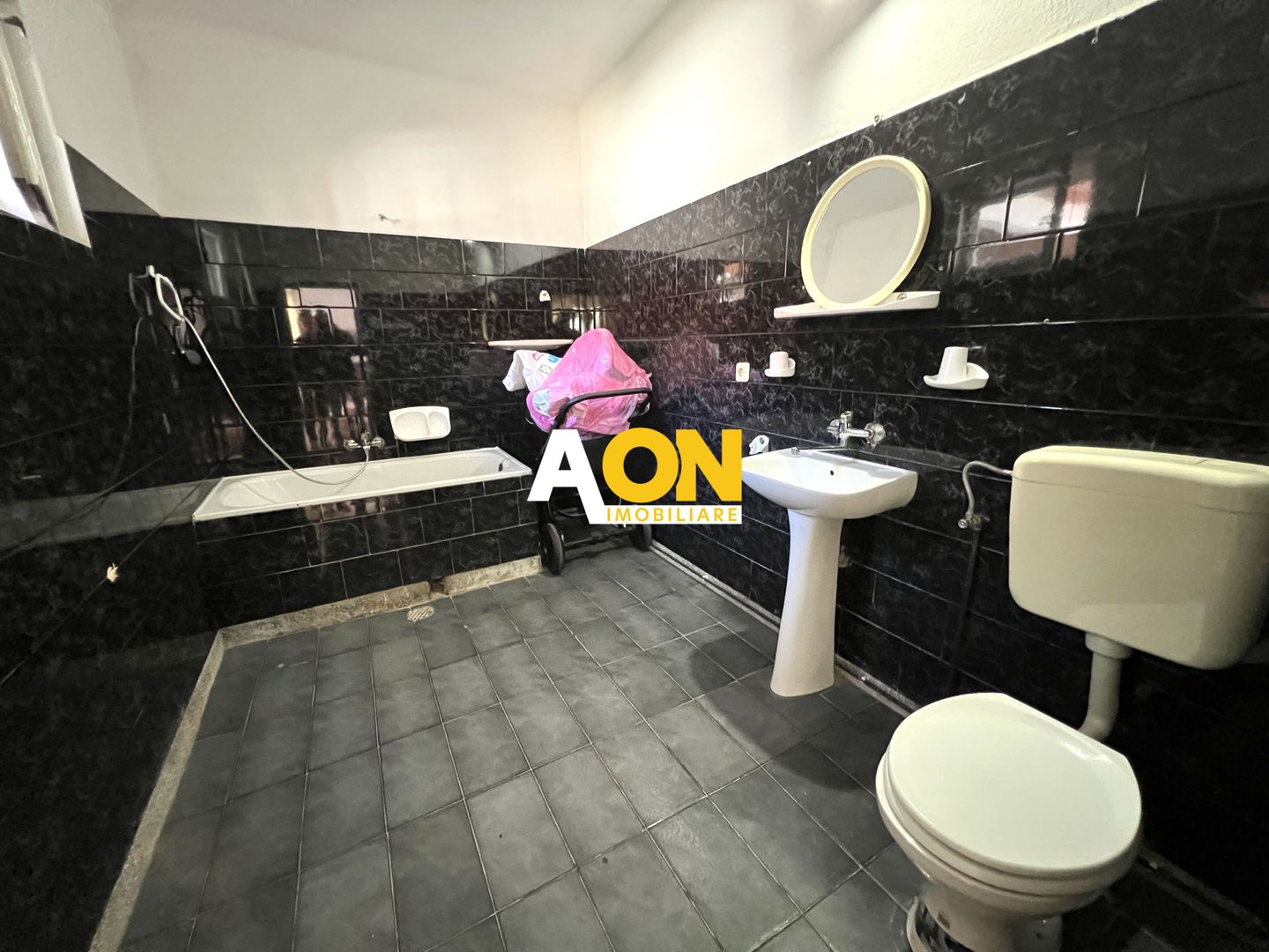 Casa de vanzare pretabila 2 familii, garaj, livada, comuna Pianu - Poză 21