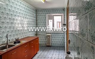 Apartament spațios de 3 camere, decomandat, langa metrou - Poză 4