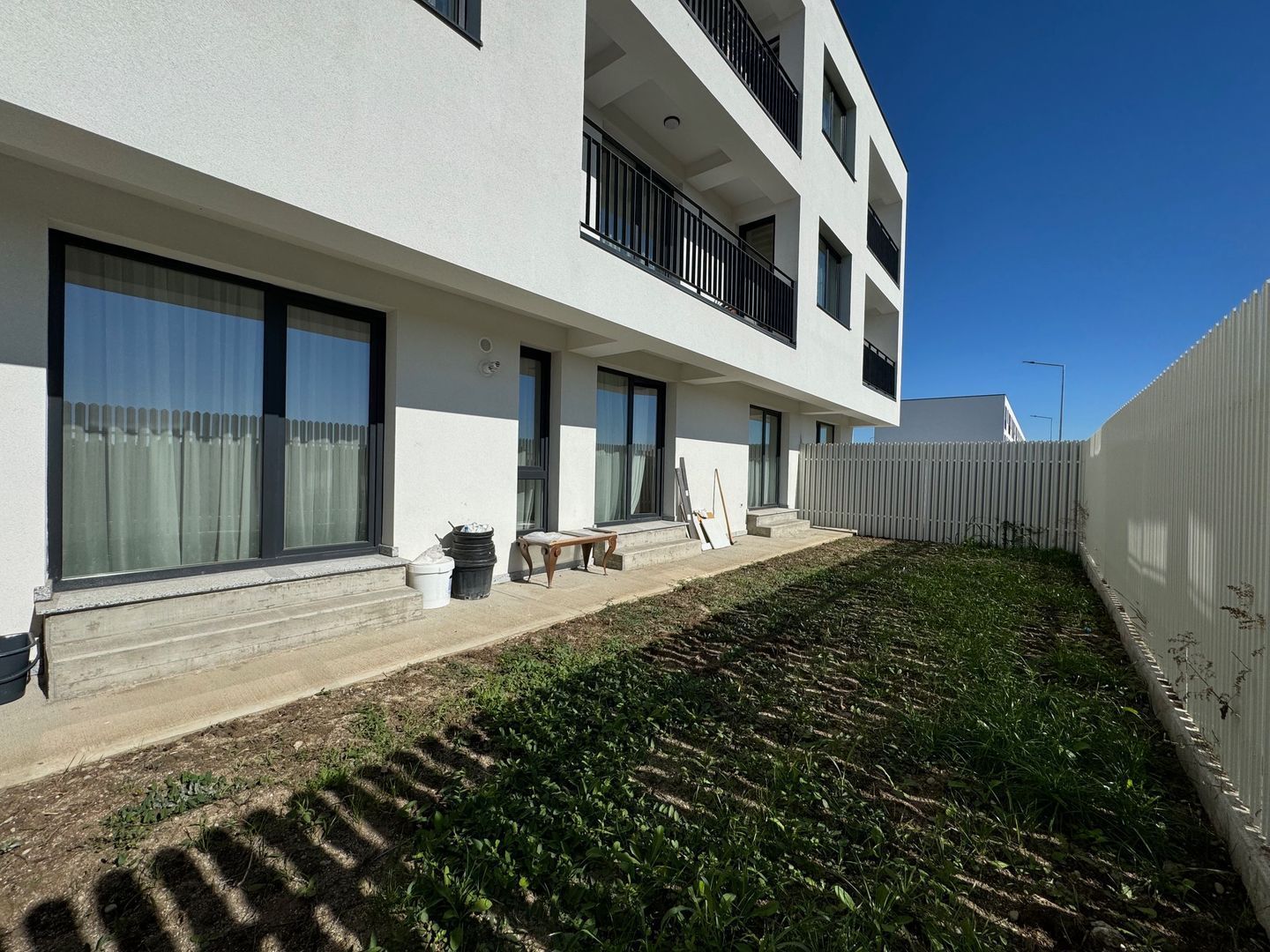 Apartament 2 camere SUPERB cu CURTE Tunari - Poză 3