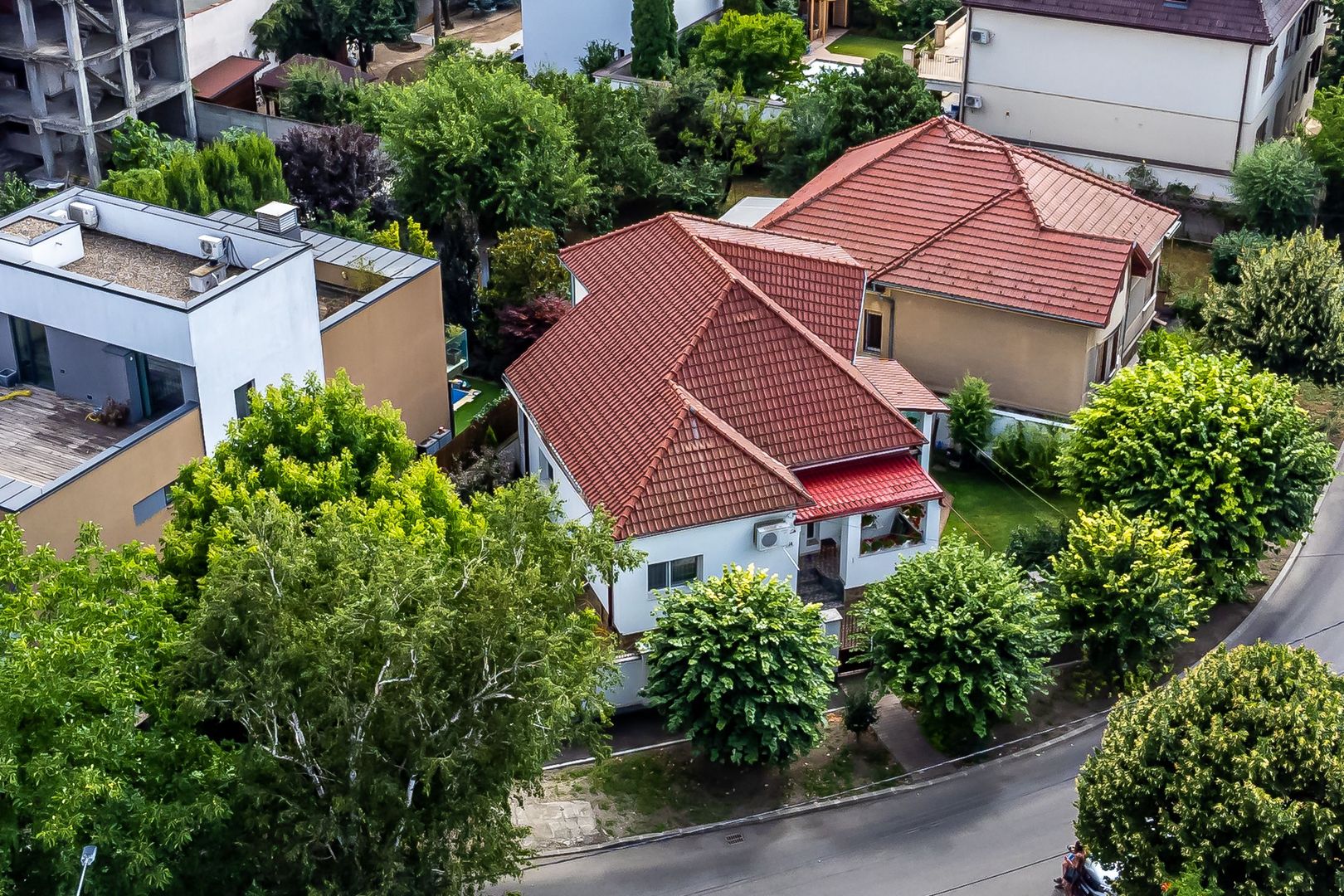 Vilă frumoasă lângă Malul Mureșului - Poză 1