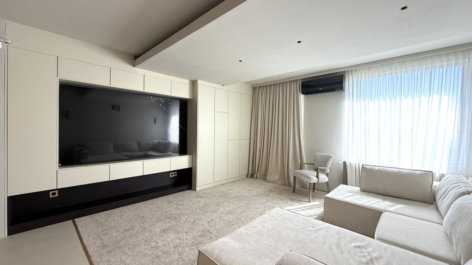 APARTAMENT ULTRAFINISAT - Poză 1