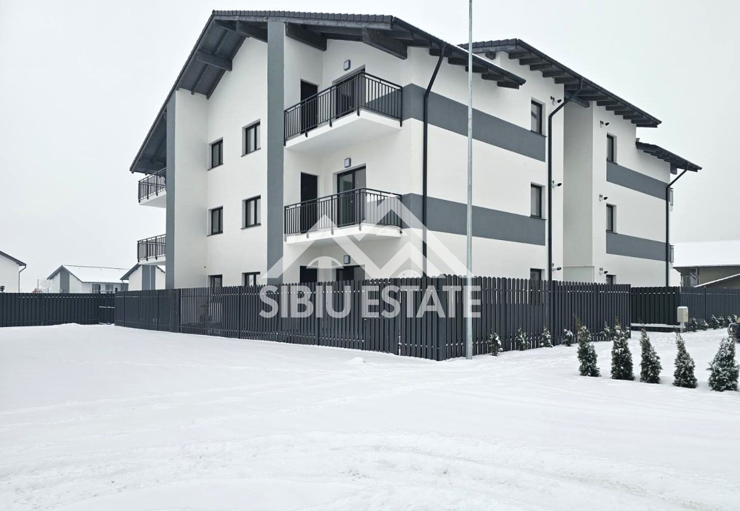 Apartament 3 camere, 2 bai, etaj 1 Selimbar - Poză 1