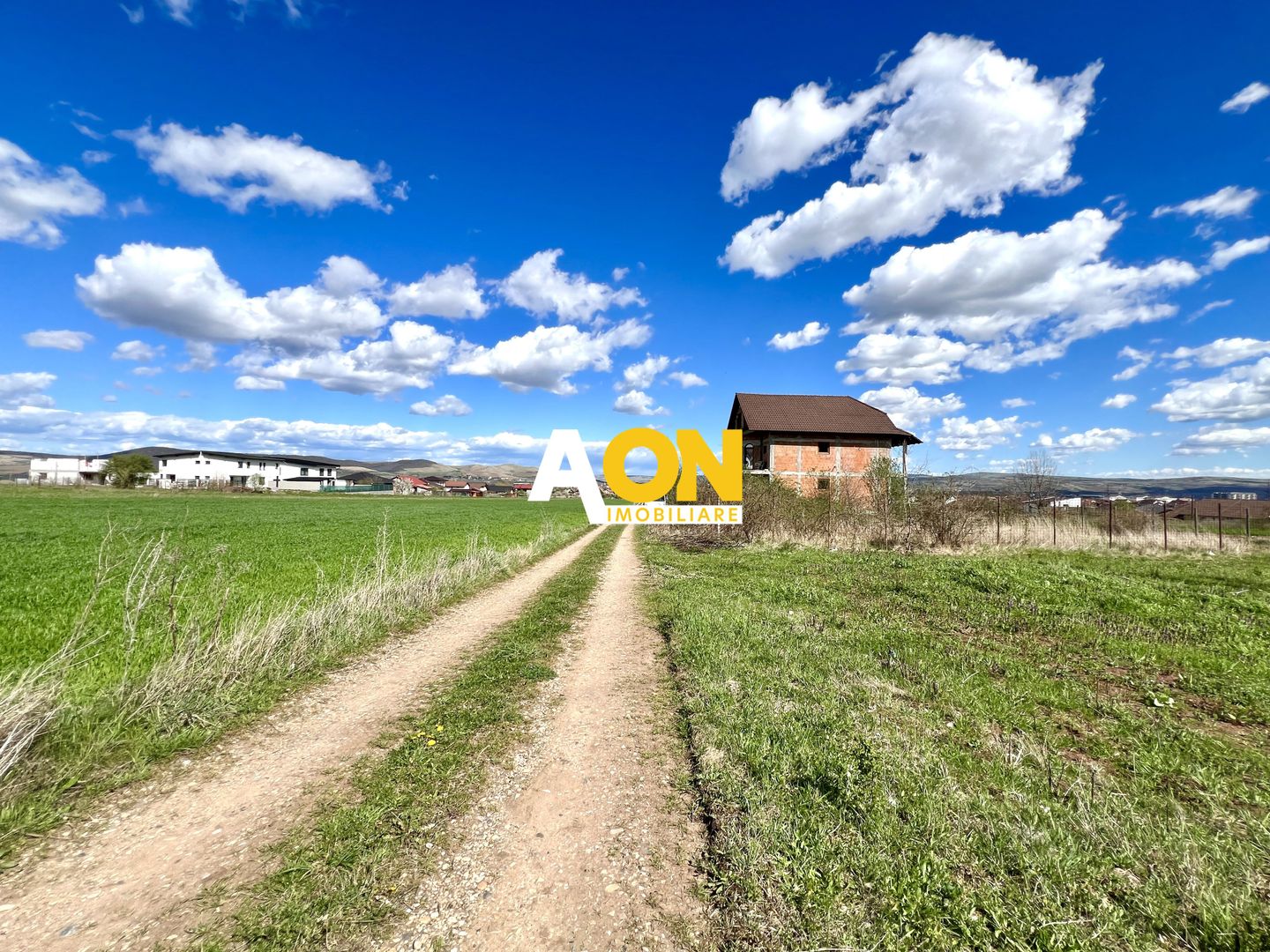 Teren de vanzare, 39ml deschidere, 1300mp teren, zona Micesti - Poză 2