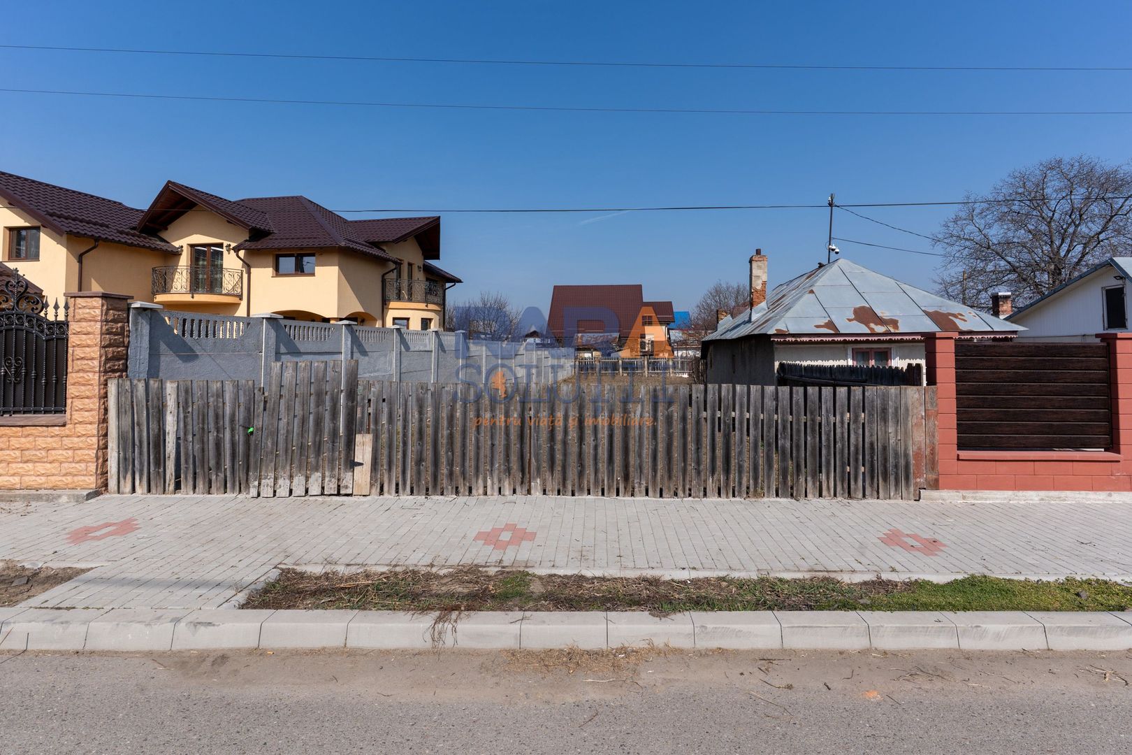 Grădină 300 mp - în oraș - Poză 2