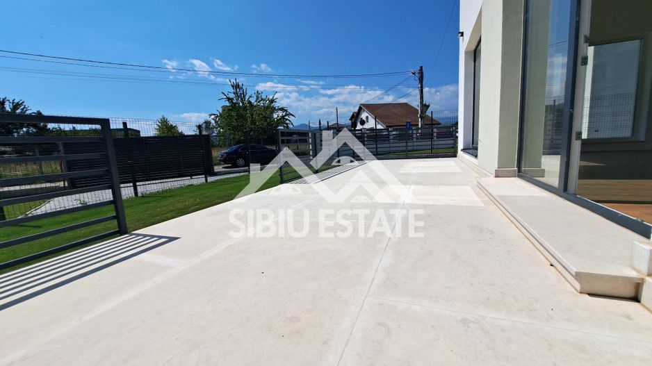Casa Sibiu Vest, zona Cristian - Poză 2