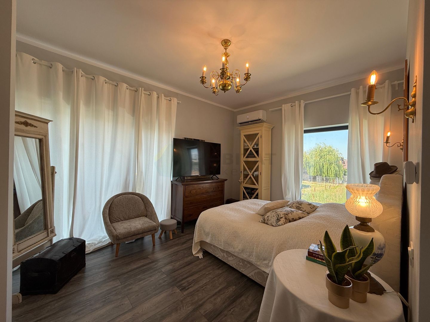 Vila 4 camere, curte amenajata | Strada Petre Ispirescu - Poză 1