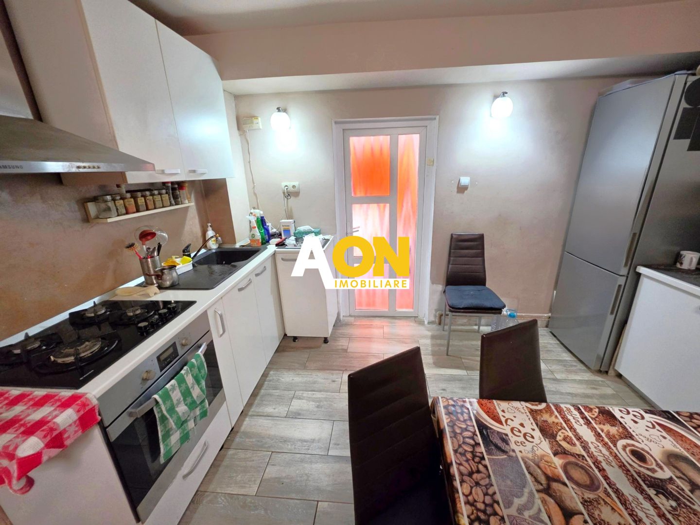Casa 8 camere, cu 2 corpuri de cladire,  387 mp teren, zona Centru - Poză 3