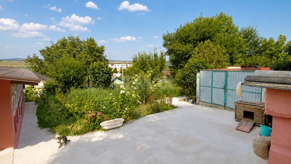 Strășeni.  Apartament la sol cu 3 dormitoare + living, teren și garaj. - Poză 5