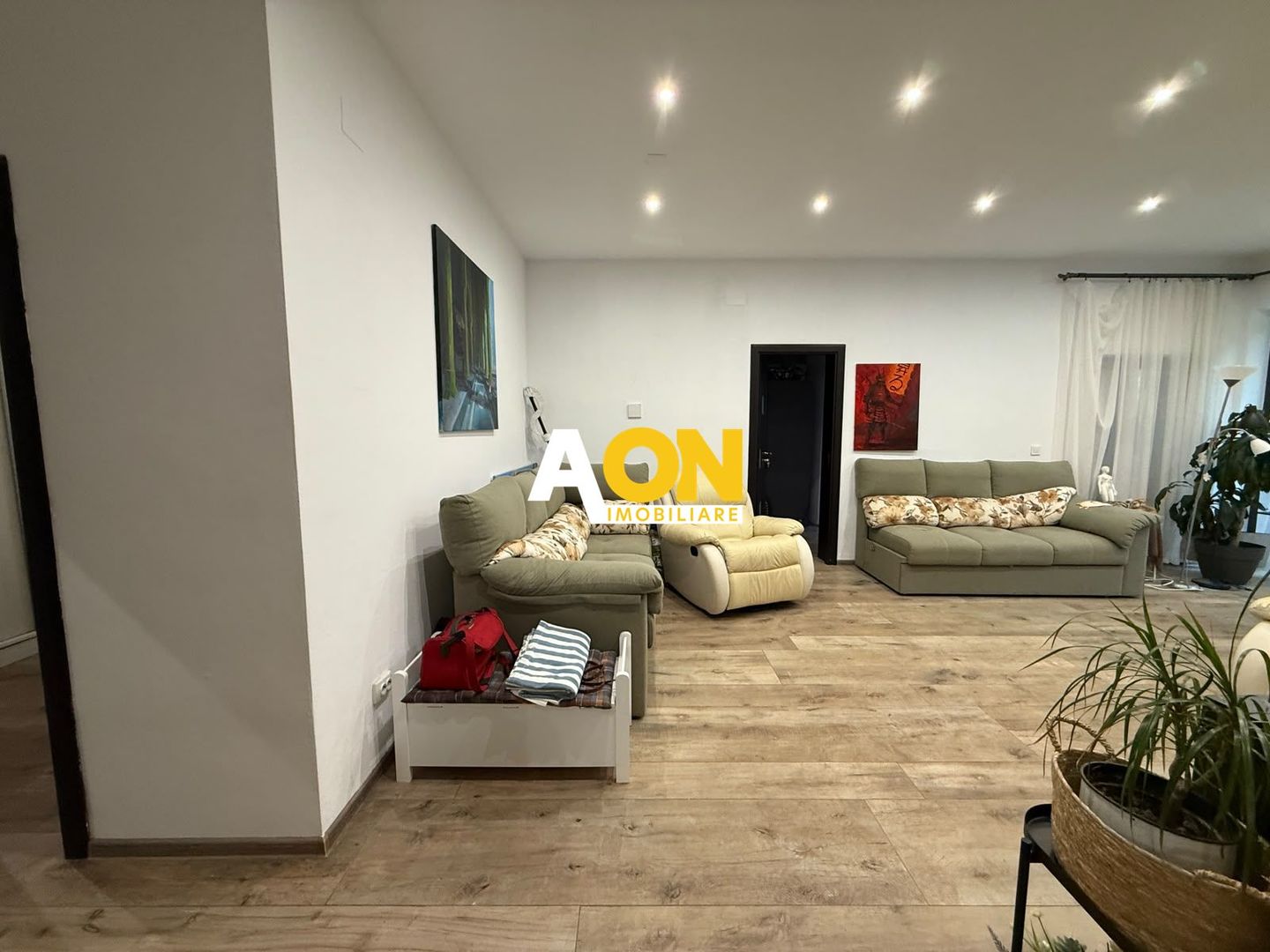Casa Individuala Zona Schit, 4 Camere, 4 Bai, 1600mp Teren - Poză 11