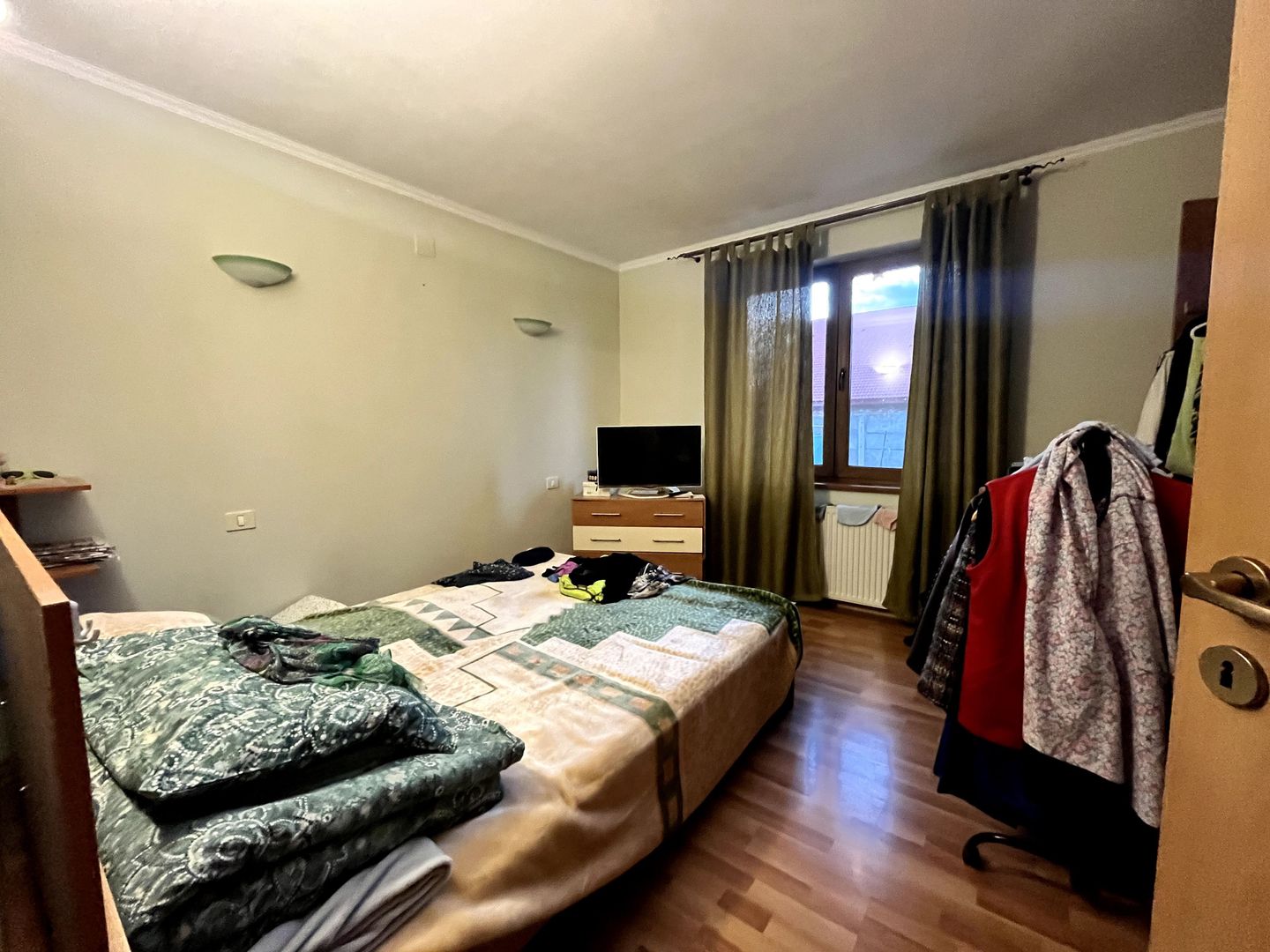 Casă spațioasă, confort ridicat, garaj și teren generos, zona Aradului - Poză 21