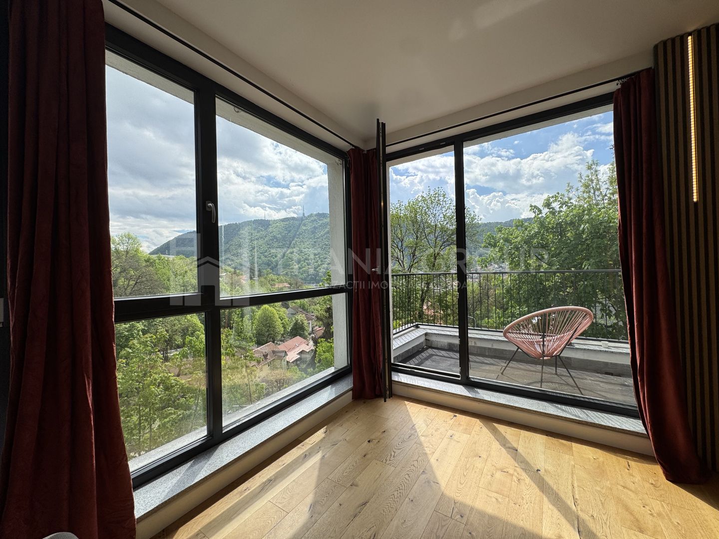 Apartament 2 camere decomandat, luminos, priveliste superba, 5 min Centru - Poză 3