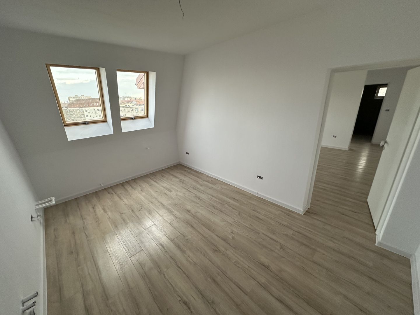 Apartament 2 camere la Mansarda zona Bucovinei - Poză 4