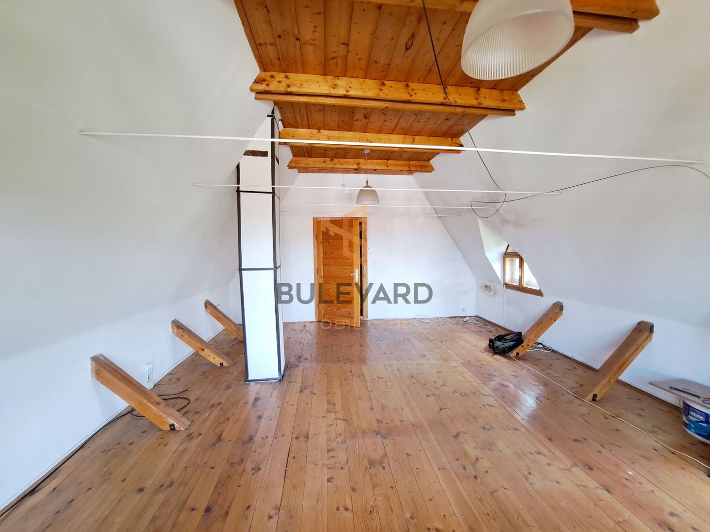 Casa individuala + teren 947 mp - Poză 5