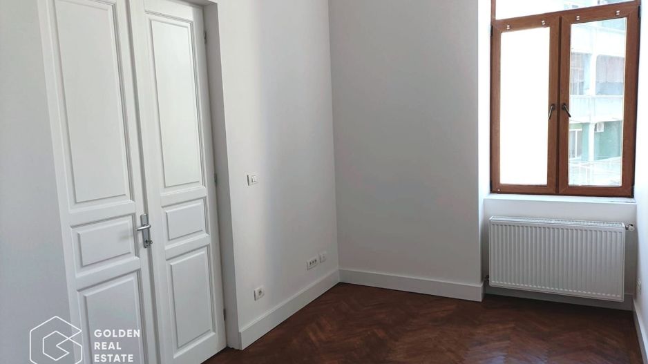 Apartament ultracentral cu 3 camere si vedere spre Hotel Continental - Poză 2