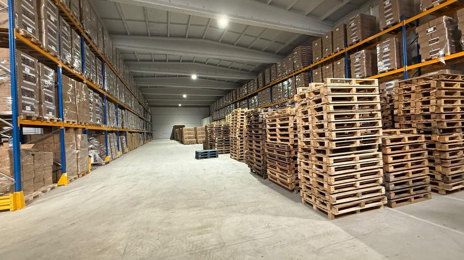 Hală/depozit 1.950 mp de vânzare, Sector 3, chiriaș, randament 8% - Poză 1
