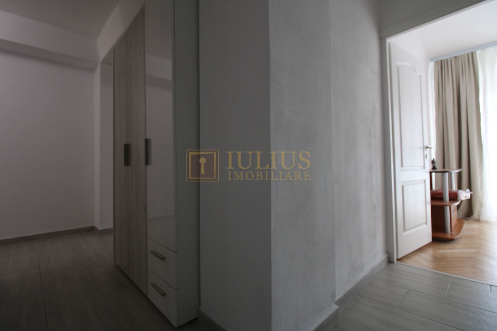 3 camere decomandate, balcon generos de 17 mp, bloc modernizat-Gh Lazăr - Poză 13